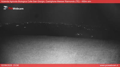 immagine della webcam nei dintorni di Roseto degli Abruzzi: webcam Castiglione Messer Raimondo