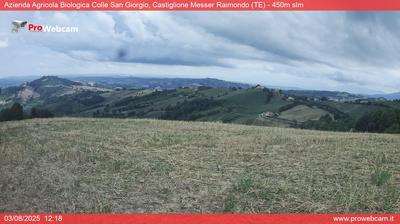 immagine della webcam nei dintorni di Roseto degli Abruzzi: webcam Castiglione Messer Raimondo
