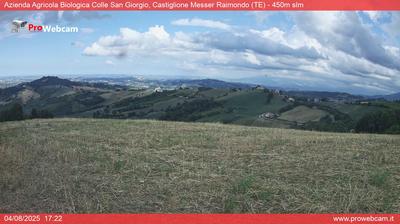 immagine della webcam nei dintorni di Castelli: webcam Castiglione Messer Raimondo