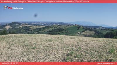 immagine della webcam nei dintorni di Santa Filomena: webcam Castiglione Messer Raimondo