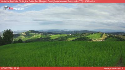 immagine della webcam nei dintorni di Ofena: webcam Castiglione Messer Raimondo