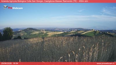 immagine della webcam nei dintorni di Loreto Aprutino: webcam Castiglione Messer Raimondo