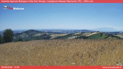 immagine della webcam nei dintorni di Pineta: webcam Castiglione Messer Raimondo