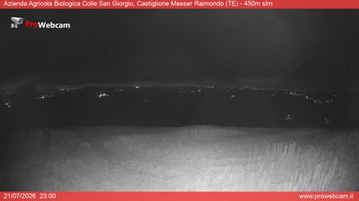 immagine della webcam nei dintorni di Carpineto della Nora: webcam Castiglione Messer Raimondo