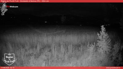immagine della webcam nei dintorni di Castelli: webcam Montebello di Bertona
