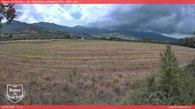 immagine della webcam nei dintorni di Roseto degli Abruzzi: webcam Montebello di Bertona