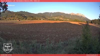 immagine della webcam nei dintorni di Colledara: webcam Montebello di Bertona