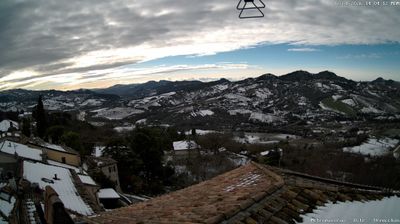 immagine della webcam nei dintorni di Montecalvo in Foglia: webcam Verucchio