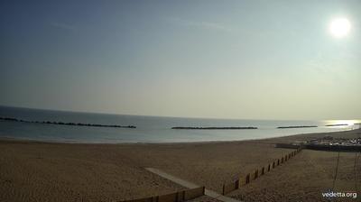 immagine della webcam nei dintorni di Civitanova Marche: webcam Porto Potenza Picena