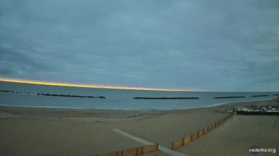 immagine della webcam nei dintorni di Collemarino: webcam Porto Potenza Picena