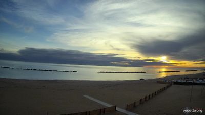 immagine della webcam nei dintorni di Ancona: webcam Porto Potenza Picena