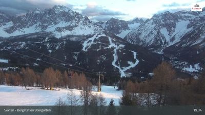 immagine della webcam nei dintorni di Auronzo di Cadore: webcam Monte Elmo