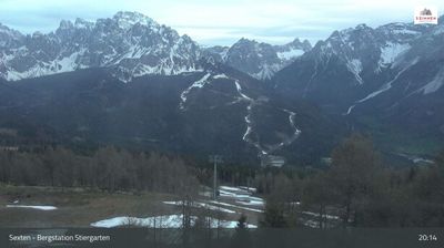 immagine della webcam nei dintorni di San Pietro di Cadore: webcam Monte Elmo