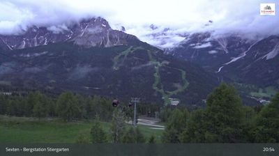 immagine della webcam nei dintorni di Comelico Superiore: webcam Monte Elmo