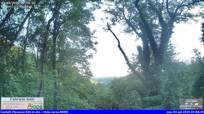 immagine della webcam nei dintorni di Colledara: webcam Castelli
