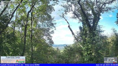 immagine della webcam nei dintorni di Casale San Nicola (alto): webcam Castelli