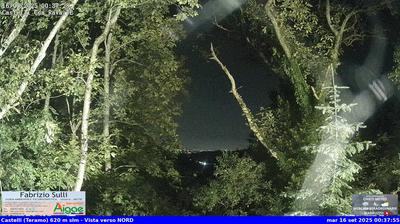 immagine della webcam nei dintorni di Carpineto della Nora: webcam Castelli