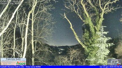 immagine della webcam nei dintorni di Fonte Cerreto: webcam Castelli