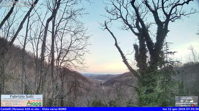 immagine della webcam nei dintorni di Fonte Cerreto: webcam Castelli