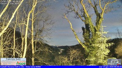 immagine della webcam nei dintorni di Fano Adriano: webcam Castelli