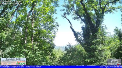 immagine della webcam nei dintorni di Arsita: webcam Castelli