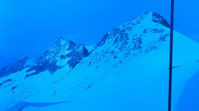 immagine della webcam nei dintorni di Passo Tonale: webcam Ghiacciaio Presena