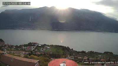 immagine della webcam nei dintorni di Ferrara di Monte Baldo: webcam Tremosine sul Garda