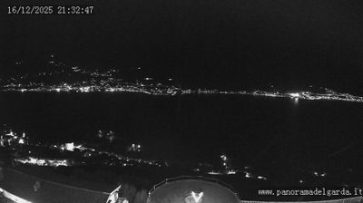 immagine della webcam nei dintorni di Ferrara di Monte Baldo: webcam Tremosine sul Garda