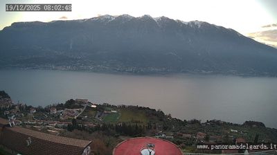 immagine della webcam nei dintorni di Ferrara di Monte Baldo: webcam Tremosine sul Garda