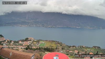 immagine della webcam nei dintorni di San Giacomo di Brentonico: webcam Tremosine sul Garda