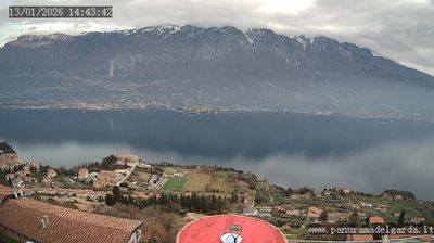 immagine della webcam nei dintorni di Ferrara di Monte Baldo: webcam Tremosine sul Garda
