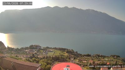 immagine della webcam nei dintorni di San Giacomo di Brentonico: webcam Tremosine sul Garda