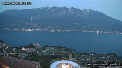 immagine della webcam nei dintorni di Ferrara di Monte Baldo: webcam Tremosine sul Garda