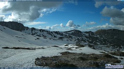 immagine della webcam nei dintorni di Ofena: webcam Rocca di Mezzo